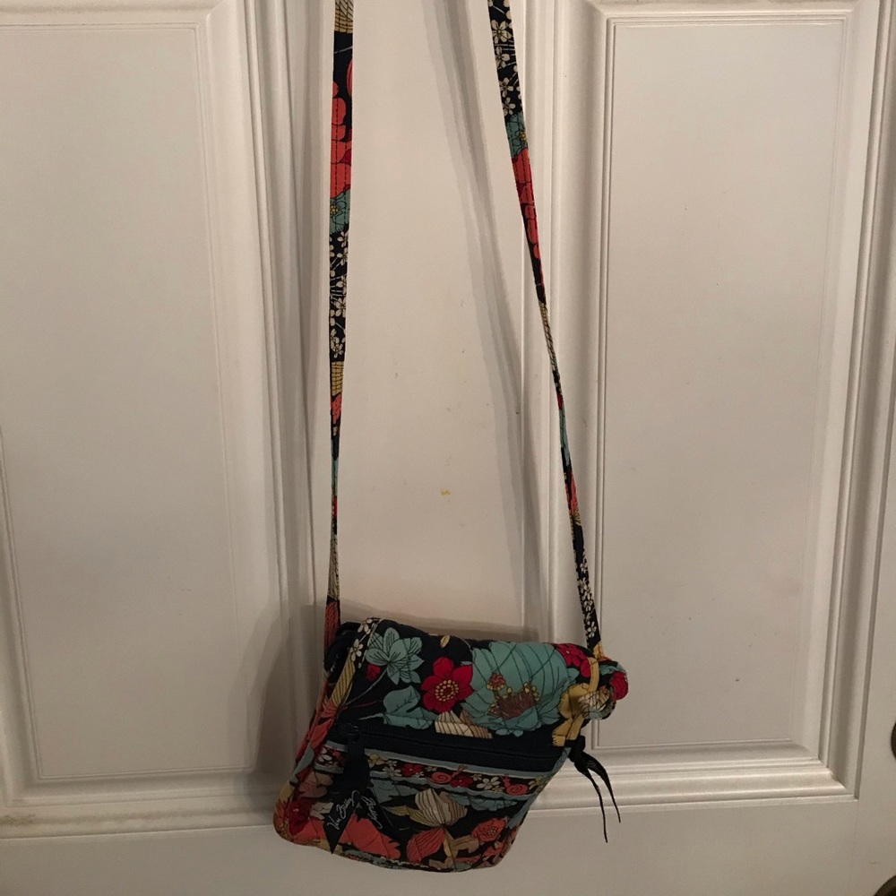 Vera Bradley Happy Snails pattern - cross body